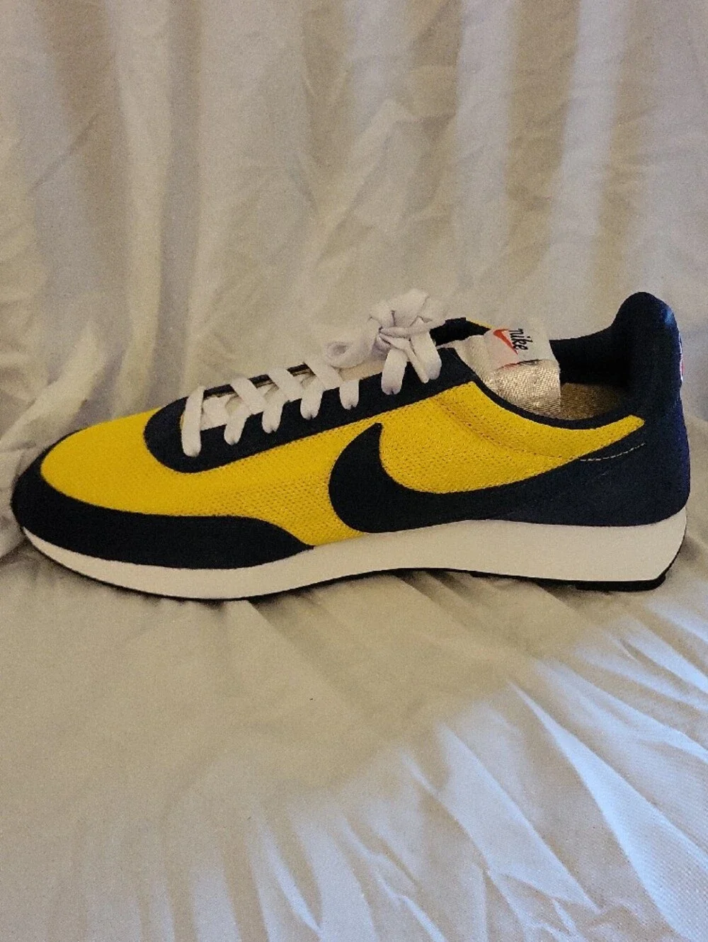 Nike classic lace